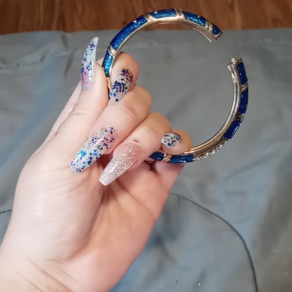 Jewlry - Picture 3 of 3